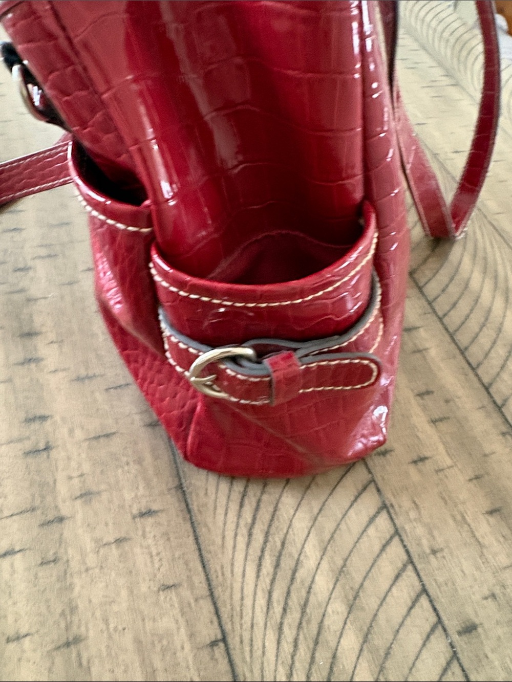 liz & co. Red Croc-Embossed Shoulder Bag with Matching Wallets - Picture 7 of 16